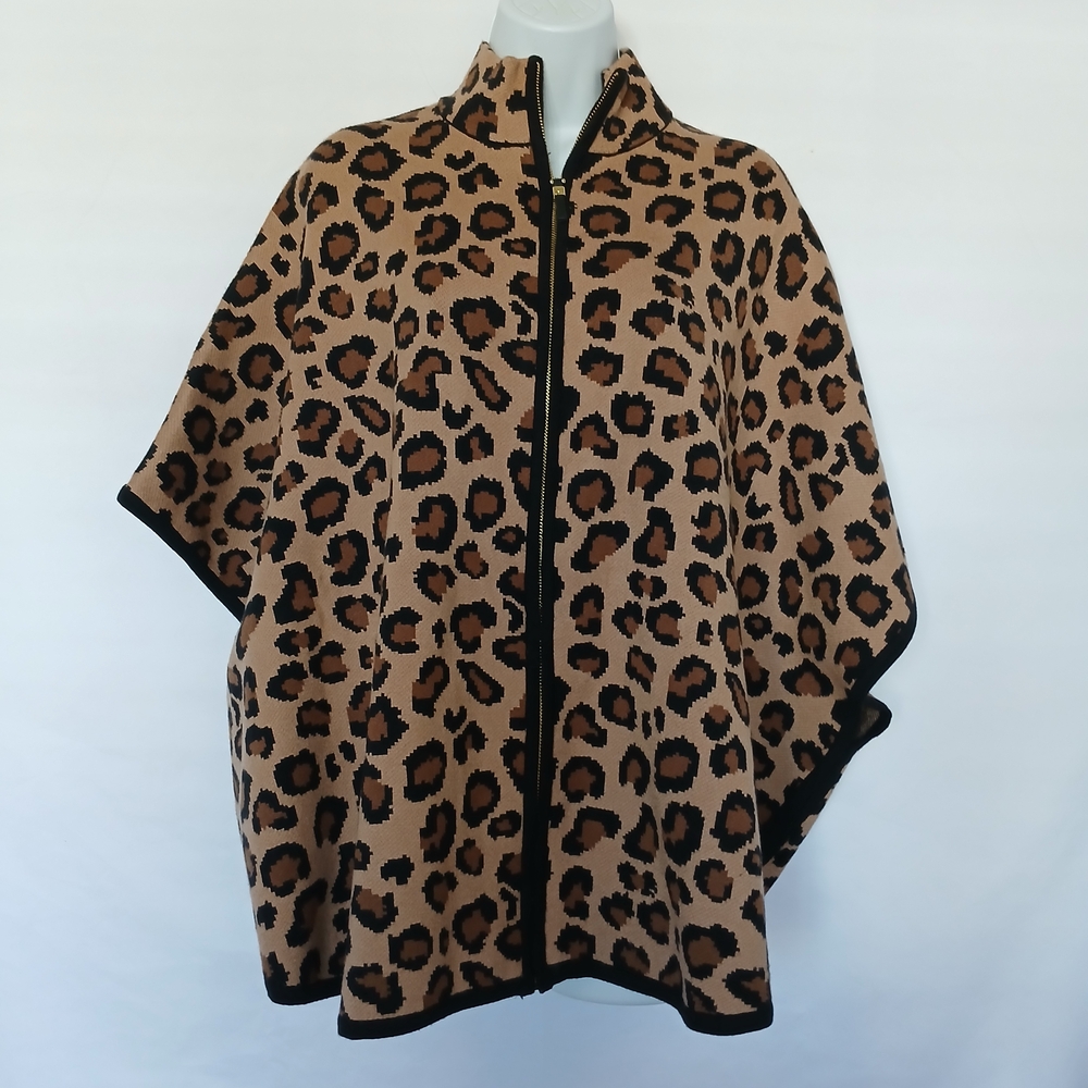 Tahari Tan and Black Leopard Cape Poncho NWT Casual‎ Travel Mature Outdoor Work